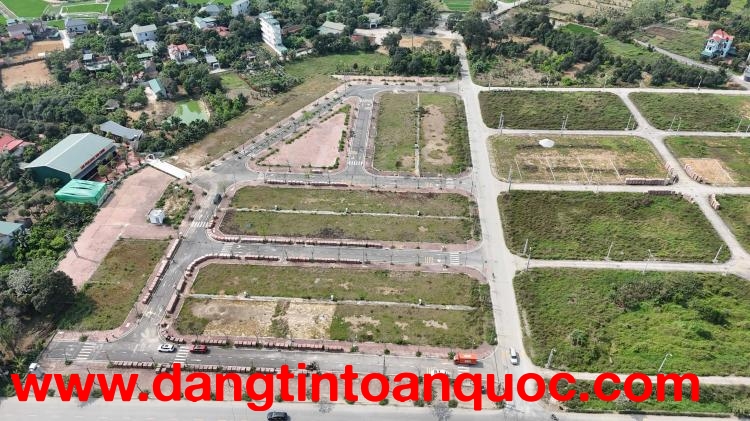 Nhà có việc, BÁN RẺ 20% mảnh đất sát Khu đấu giá Hòa Lạc