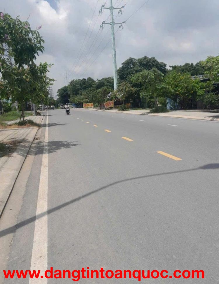 KHO XƯỞNG MẶT TIỀN NHỰA TÂN HIỆP – 9.4x30M – 250M² THỔ CƯ – CHỈ 9.8 TỶ