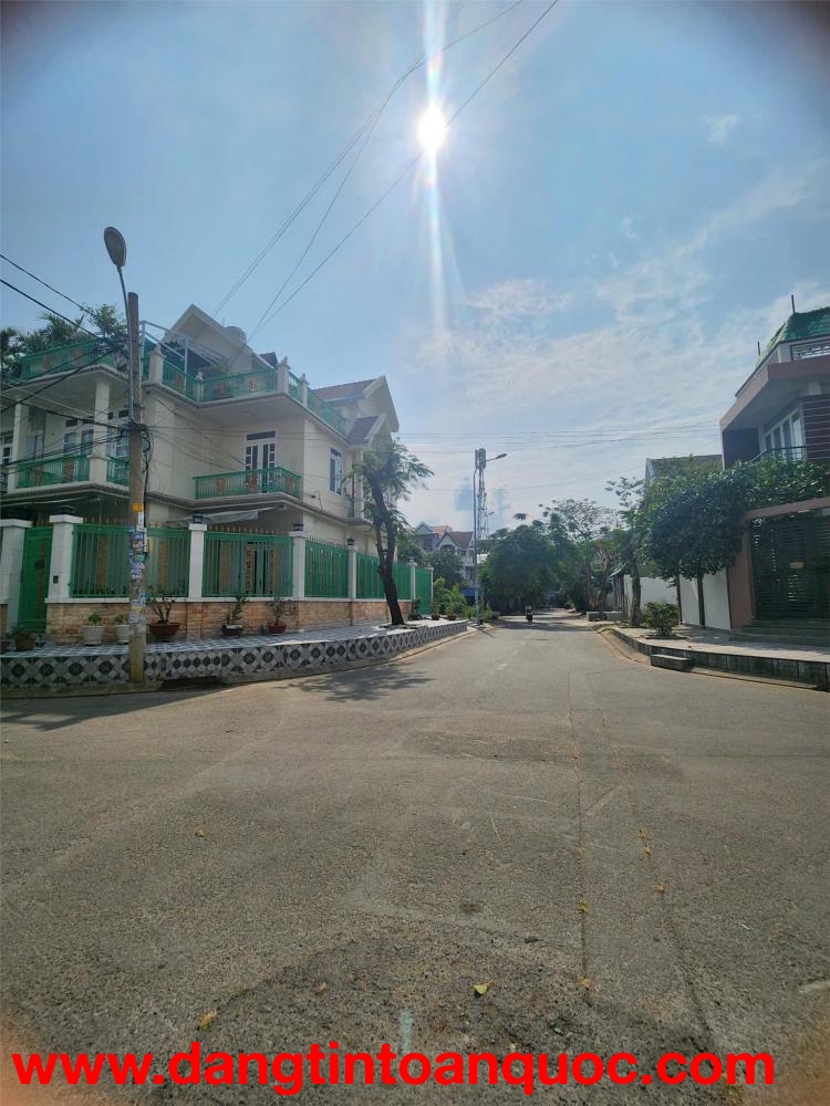 BÁN BIỆT THỰ LÔ GÓC 168M2 BÌNH HƯNG BÌNH CHÁNH NHỈNH 15 TỶ 0948769331