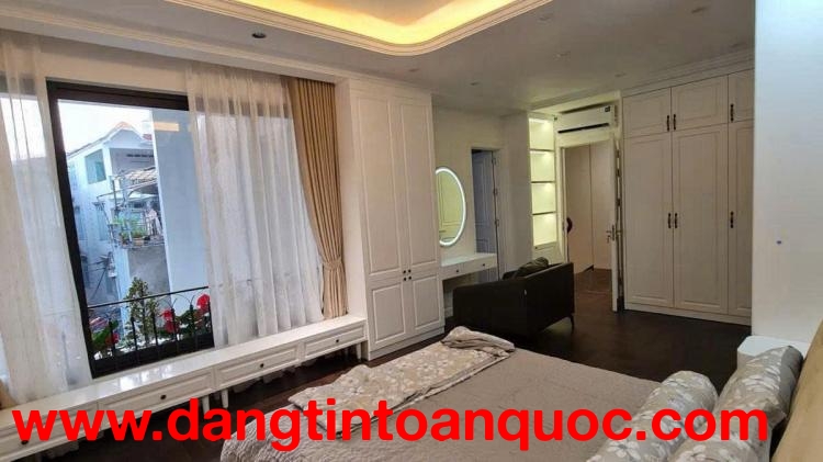 Bán nhà Nguyễn Văn Cừ 75m 6 tầng thang máy ô tô qua hơn 15 tỷ