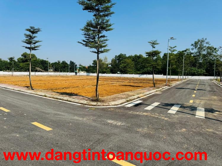 . Giá thấp nhất lô đất 100m2 gần Phú Cát, khu vực trung tâm Hòa Lạc. Phù hợp xây trọ, đầu tư sinh lờ