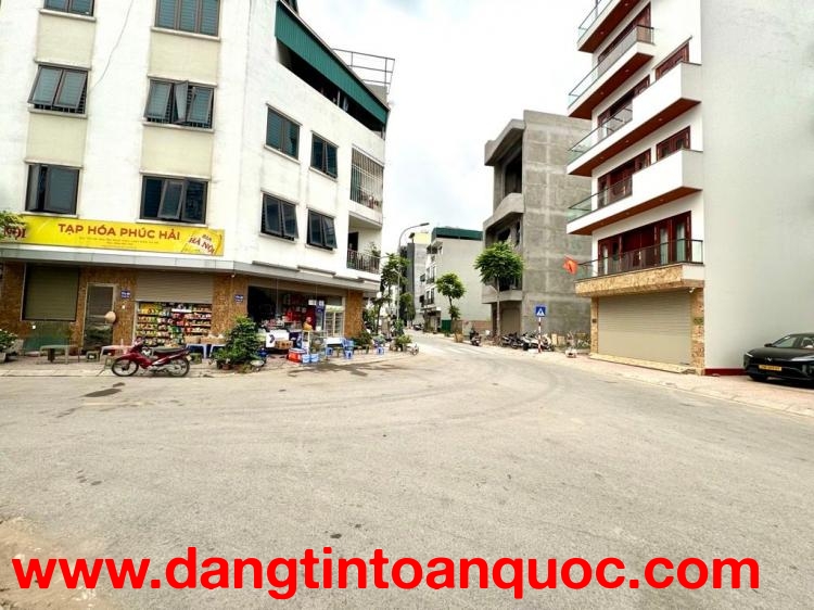 Bán đất TDC Ngọc Thuỵ 50m x 5m oto tránh thông kinh doanh