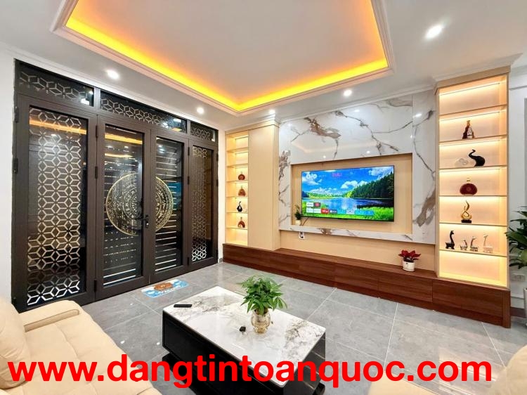 VƯƠNG THỪA VŨ – 44M² – 5T THANG MÁY – 2 THOÁNG – NỞ HẬU