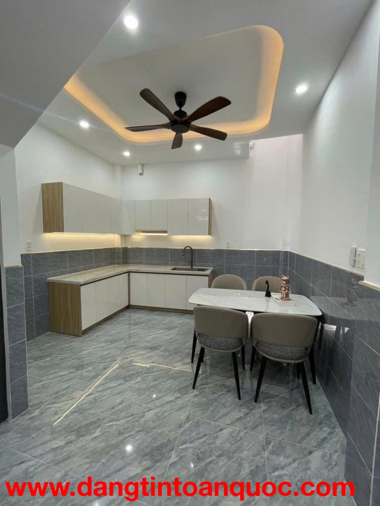 5 tỷ. BÌNH TÂN. Lê Văn Quới , hẻm thông , xe hơi đổ cửa. Ngay Ngã Tư Bốn Xã , giáp TÂN PHÚ. 72mv