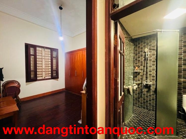 SIÊU PHẨM CẦU GIẤY DÂN XÂY , CÁCH OTO VÀI CHỤC MÉT , GẦN PHỐ ,Ô CHỜ THANG MÁY