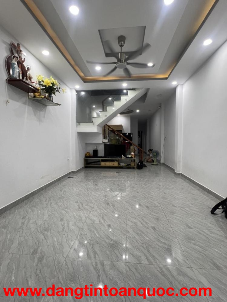 Bán nhà 2 Tầng Dĩ An,SHR thổ cư,đường ô tô, gần chợ Dĩ An 1