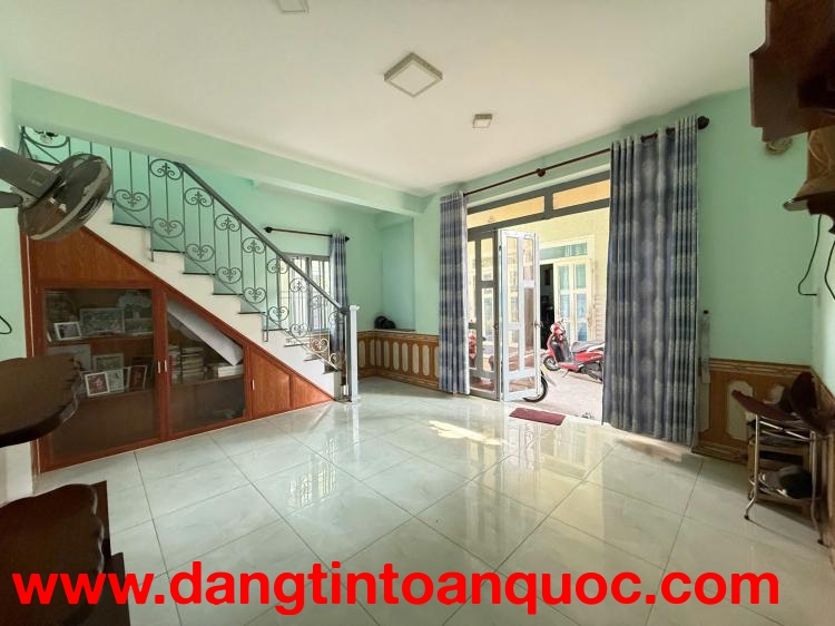 BÁN NHÀ SỔ CHUNG – DĨ AN, VỊ TRÍ GẦN NHÀ MÁY NƯỚC