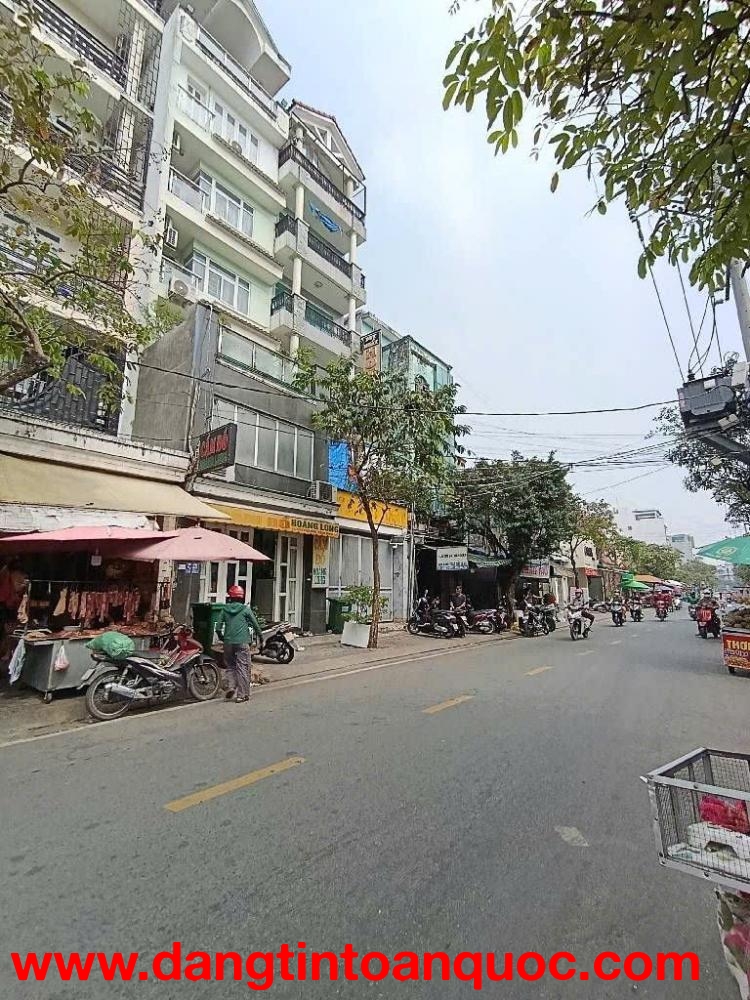 Quận 7, Khách Sạn  Mặt Tiền Đường Lý Phục Man, 6 Tầng, 6x20m. Chỉ Có 23 tỷ, Cần Bán