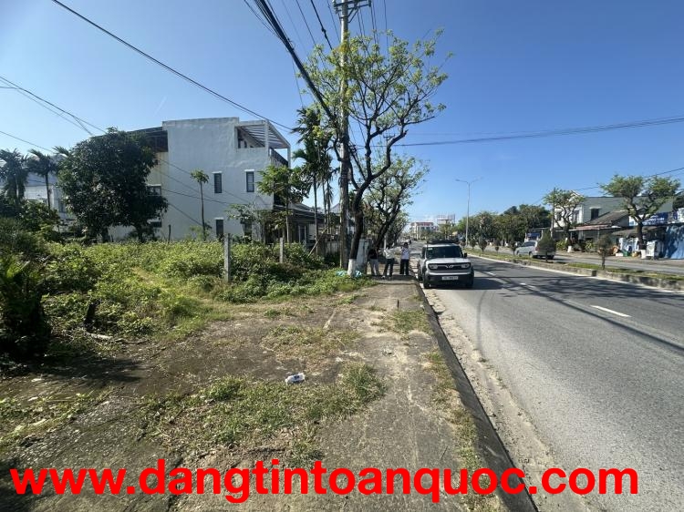 Lạc Long Quân Hội An 252m2 giá 11.5 tỷ, 3 mặt tiền đối diện resort biển