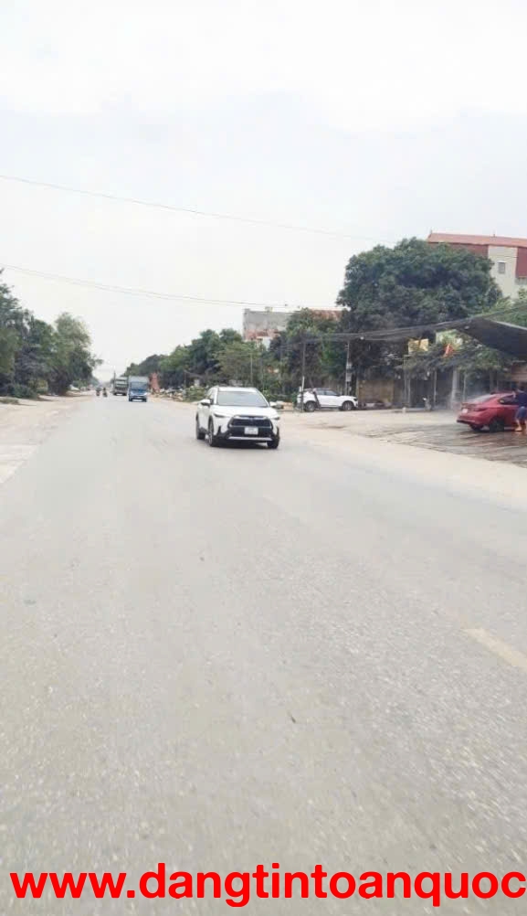 Cắt lỗ sâu mảnh đất vàng tại Phú Cát thủ phủ 60.000 sinh viên.