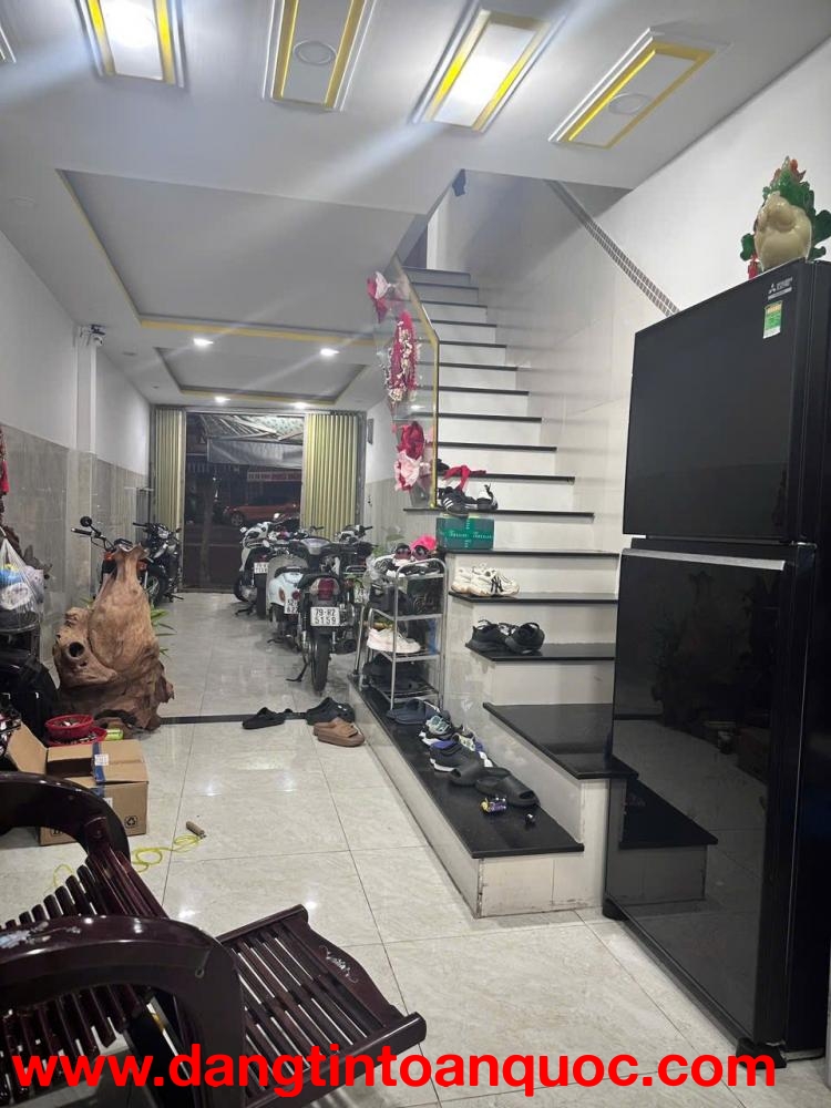 BÁN NHÀ 3 TẦNG MẶT TIỀN KINH DOANH ĐƯỚNG 2/4 VĨNH PHƯỚC Giá 7ty2