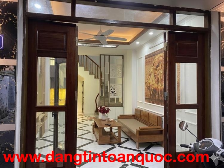 Nhà An Dương Vương, Phú Thượng - Ngõ nông - Gần trường, chợ - Ở sướng - Giữ tiền tốt - 1 căn duy nhấ