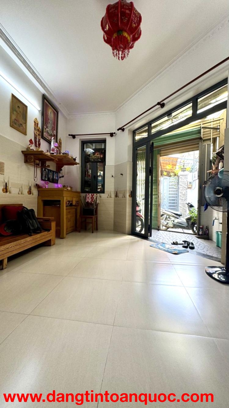 Nhà Lô Góc 2 Tầng – 58m² - Hẻm Xe Hơi – 2PN - Gần DH Ngân Hàng – Giá 5.8 Tỷ