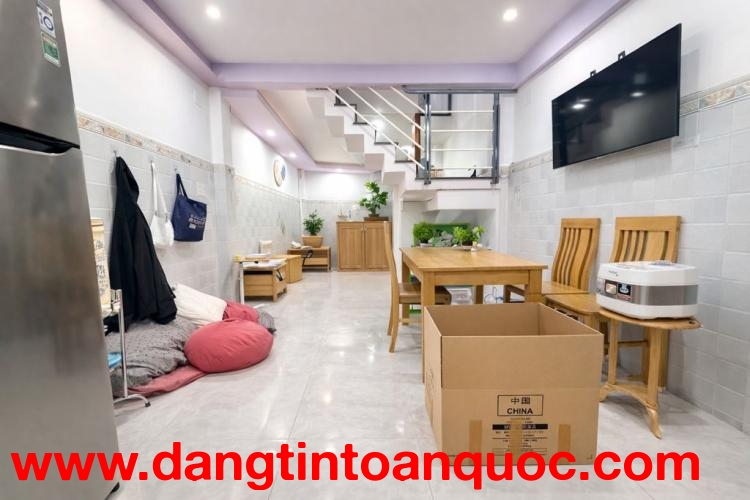 Nhà 4 tầng đúc hẻm 42 Hoàng Hoa Thám, Bình Thạnh, 5pn có nội thất chỉ 4ty6