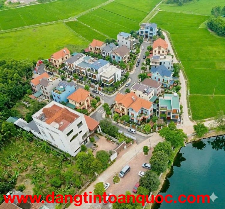 cần bán lô góc ba mặt tiền 106m2 giá 3,3 tỷ kinh doanh gần trường Học viện tài chính