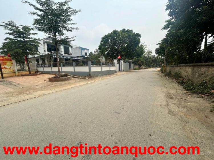 Chính chủ bán lô đất 2 mặt tiền diện tích 100m2, giá chỉ 20 triệu/m2, ngay sát QL 21 lh 0393778489