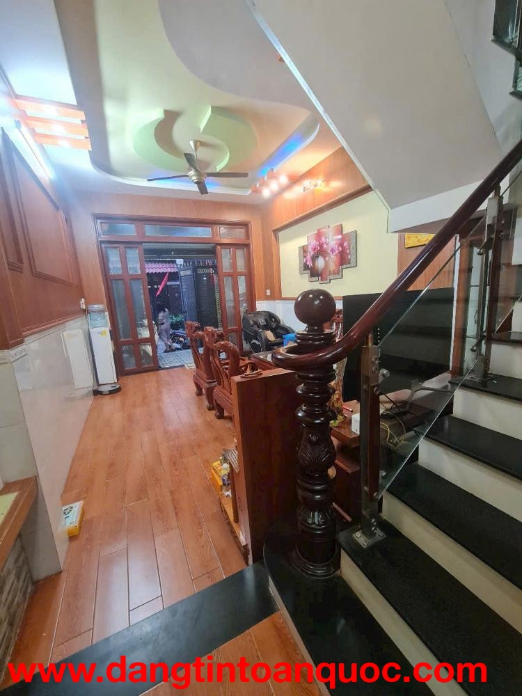 Bán nhà 2 tầng hẻm 4m tại bình tân: 48m2, 2pn, sổ hồng trao tay, giá 4 tỷ - không gian sống lý tưởng