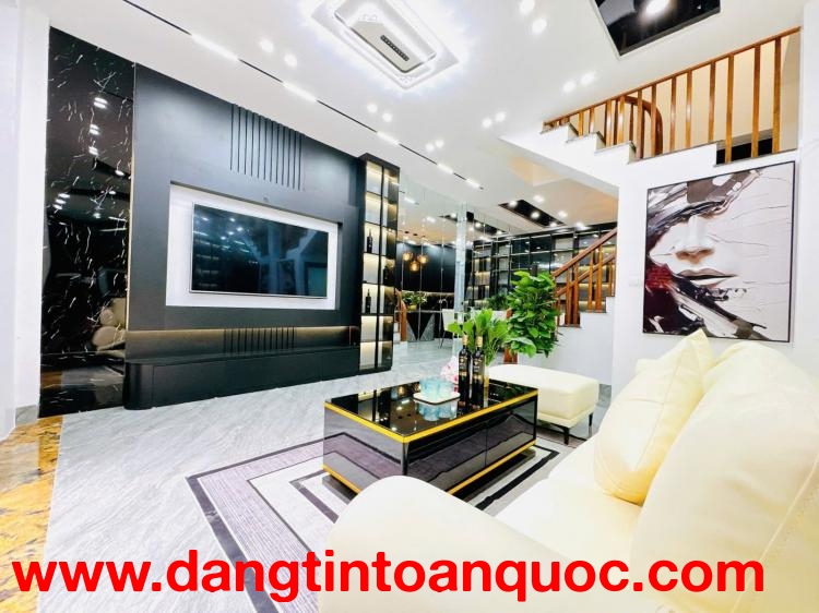 Bán nhà Vương Thừa Vũ TX- 41/50m2 5 tầng mặt tiền 4,3m giá hơn 12 tỷ ngõ thông ô tô đỗ cửa thiết kế 