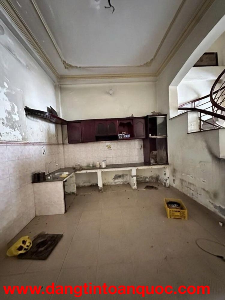 Bán nhà Âu Cơ - ngay Đồng Đen, đối diện Bệnh Viện Tân Phú, 5,8x12m, 4 Tầng - 3PN, 8 tỷ.