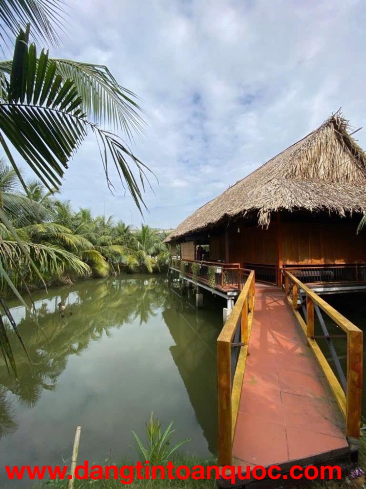 Biệt thự nghỉ dưởng cuối tuần xe hơi tới chổ. View Sông rạch rơi- 654 mét vuông đất.