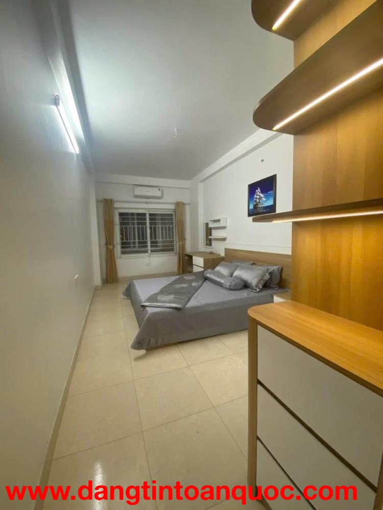 NHÀ BÁT KHỐI – LONG BIÊN  30m² – 5 TẦNG – NGÕ Ô TÔ TRÁNH – FULL NỘI THẤT