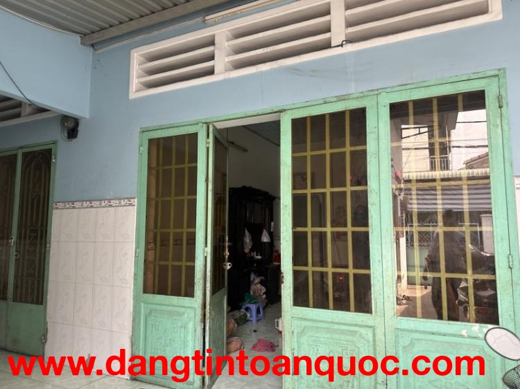 Bán nhà, đường số 4, Phường Linh Xuân, Thủ Đức, TP HCM. DT 155m2, 6PN. Giá 6,4 tỷ.