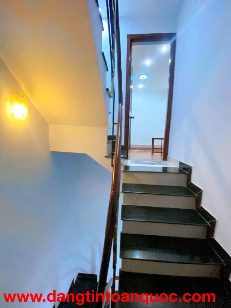 Bán nhà 5 tầng Hoàng Hoa Thám, Bình Thạnh - 37m2, 7.9 tỷ, 4PN, SH