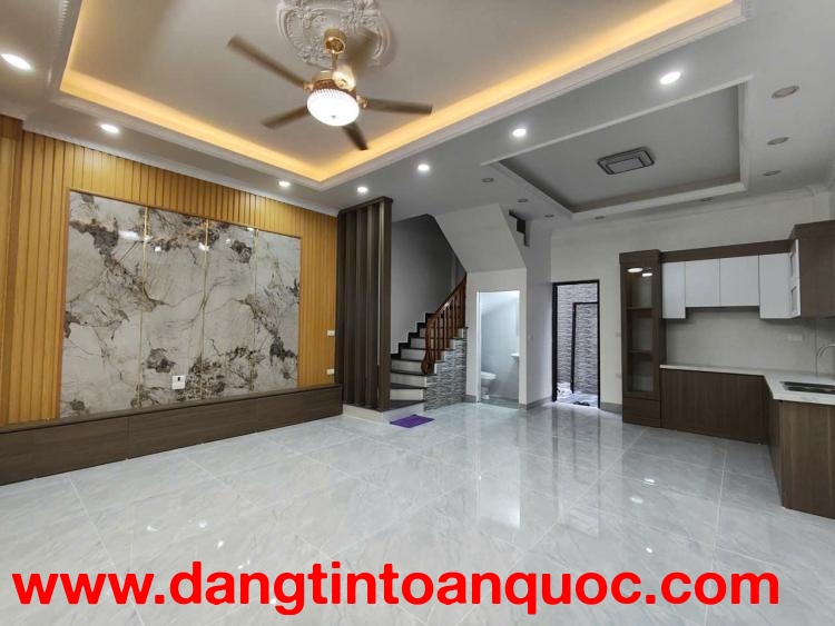 BÌNH HỒ ĐÔNG MỸ – 48M² – 4T – MT 6M – Ô TÔ VÀO NHÀ, NGAY SÁT KHU C THỂ THAO OLYMPIC