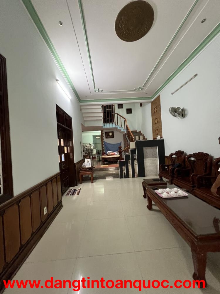 Bán nhà Cù Chính Lan Thanh Khê 137m2 3 tầng giá 9,7 tỷ diện tích lớn hiếm