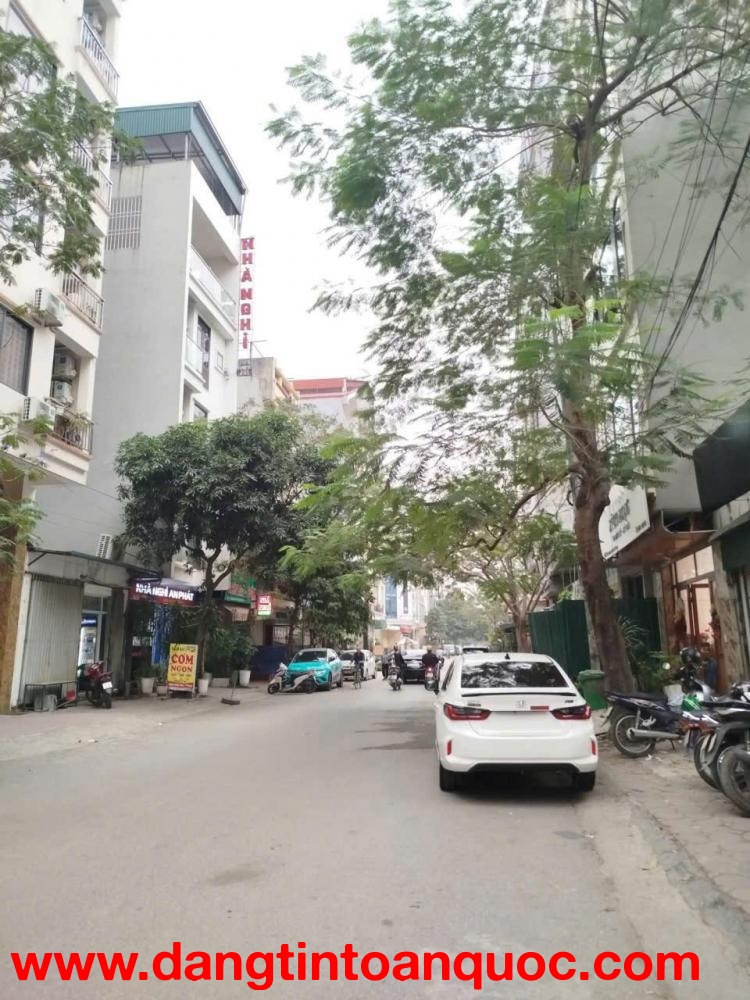 Giảm 2 tỷ  Chính chủ cần bán gấp nhà khu Đấu giá Vạn Phúc