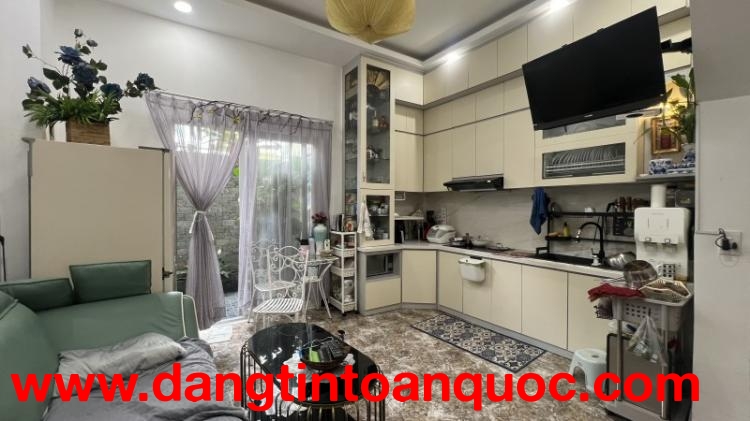 Bán nhà đường 160, Phường Tăng Nhơn Phú A,  Q9, Thủ Đức, TP HCM. DT  54m2, 3 Tầng, 3PN. Giá  5.45 tỷ