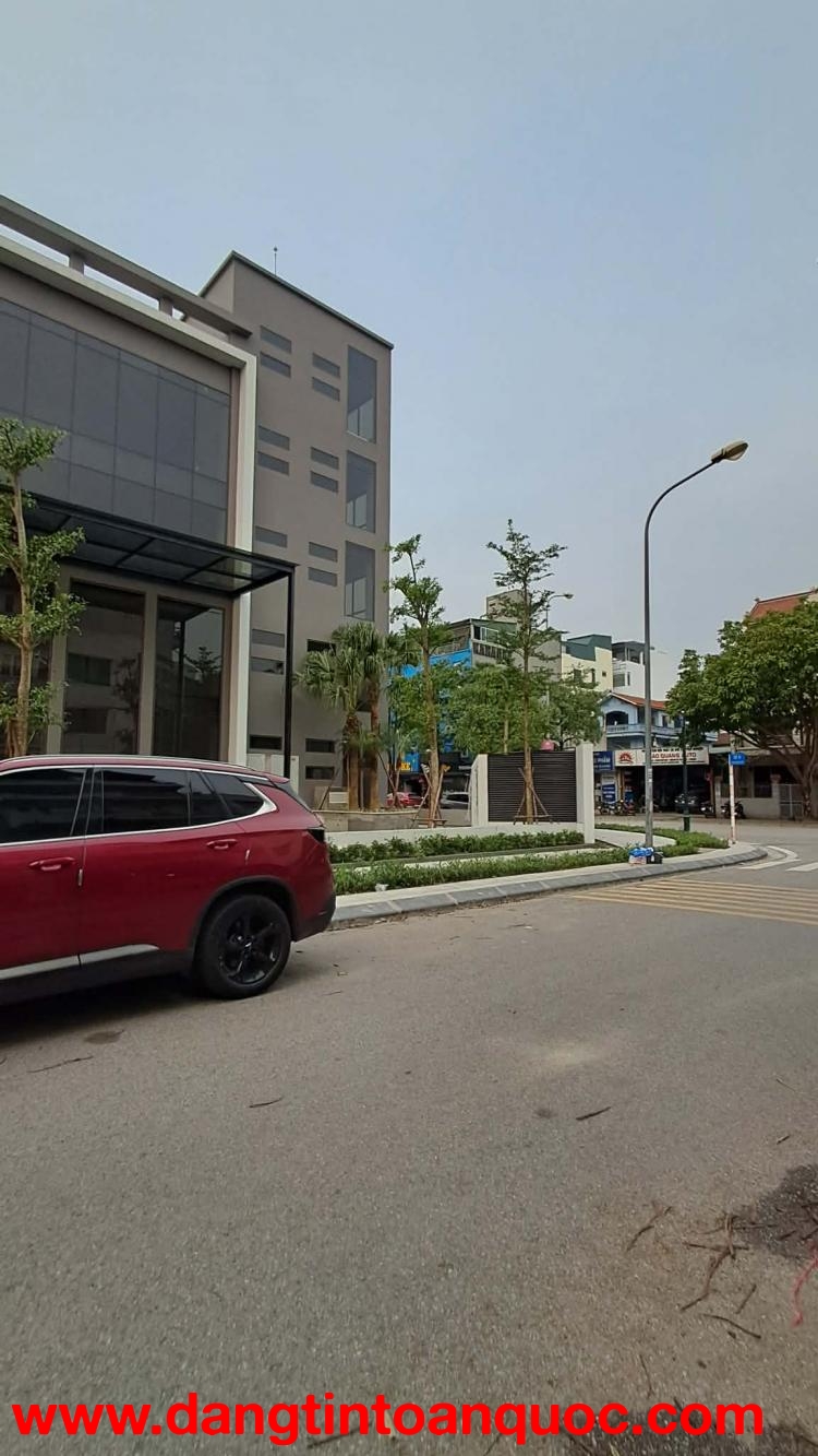 BÁN ĐẤT TĐC P VIỆT HƯNG 90M2- MT 7m- VỈA HÈ- Ô TÔ TRÁNH- 17 Tỷ.