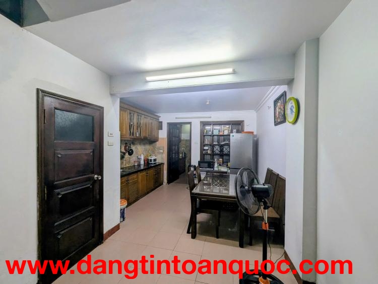 Cho thuê nhà nguyên căn tại ngõ 144 Vương Thừa Vũ, 70m², xây 4 tầng, 4 ngủ, 17 Triệu