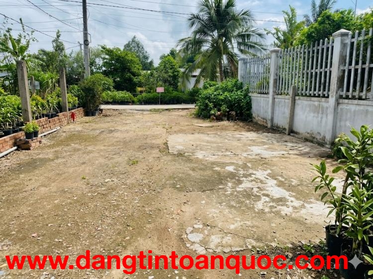 Đất thổ cư Sổ Hồng 300m2 Phạm Hồng Thái, TP Sa Đéc, Đ.Tháp. Hướng Tây Bắc, giá 2 tỷ.