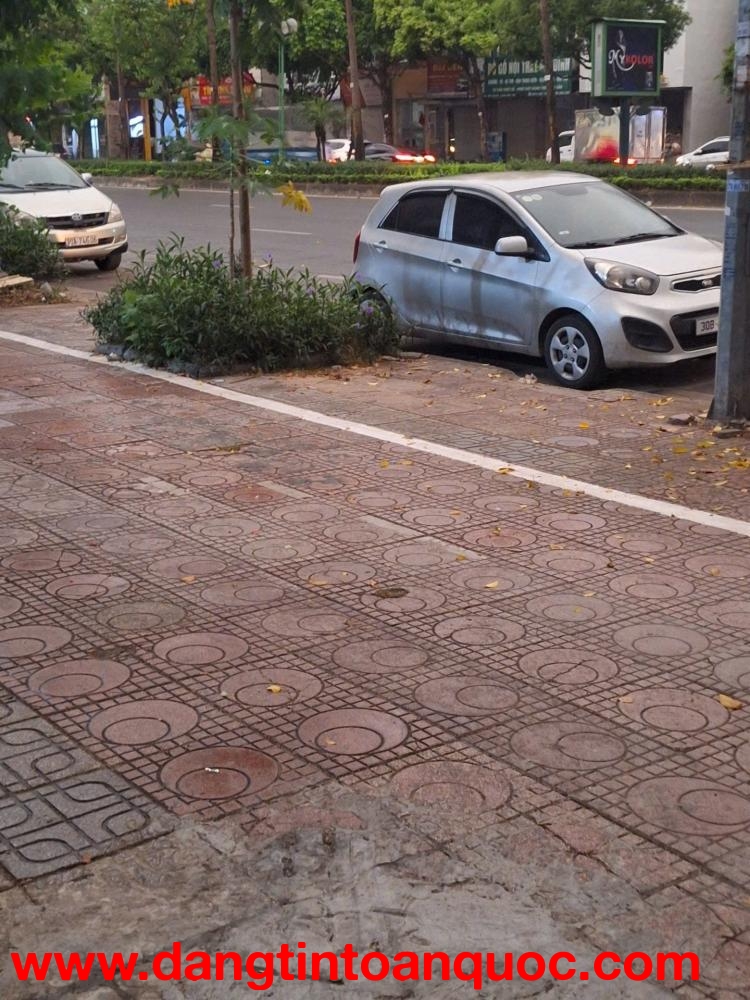 Ngô Gia Tự 55m2 ba tầng chỉ hơn 7 tỷ chủ cần bán thốc gấp chỉ hơn trăm tr/m2