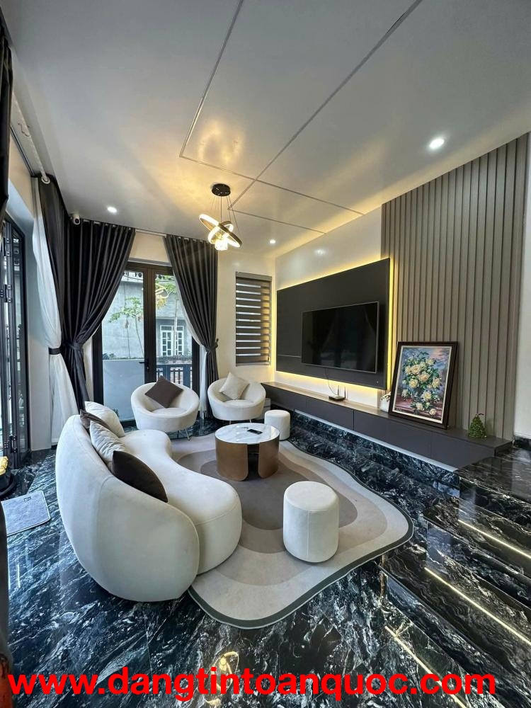 Bán nhà mặt phố Phạm Huy Thông, 7 tầng thang máy, kinh doanh, phố VIP, chỉ 49 tỷ