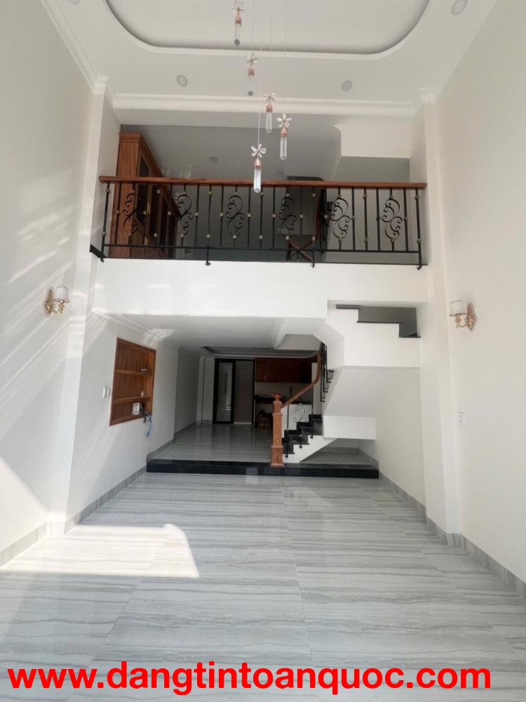 Bán nhà 4 tầng, đường số 10, Hiệp Bình Phước, Thủ Đức, TP HCM. DT - 52m2. Giá 6.8 tỷ, Sổ Hồng, 09331