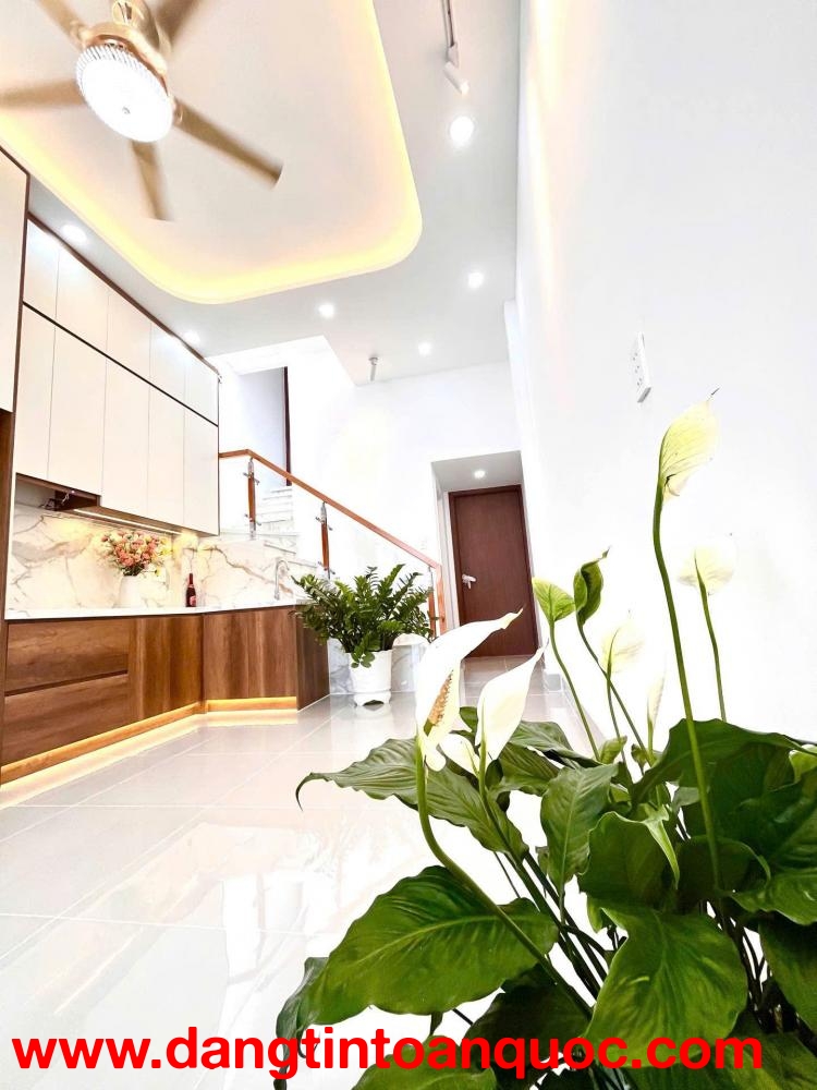 B.Á N N.H.À SỔ RIÊNG - QUẬN 7 - GẦN NGUYỄN THỊ THẬP