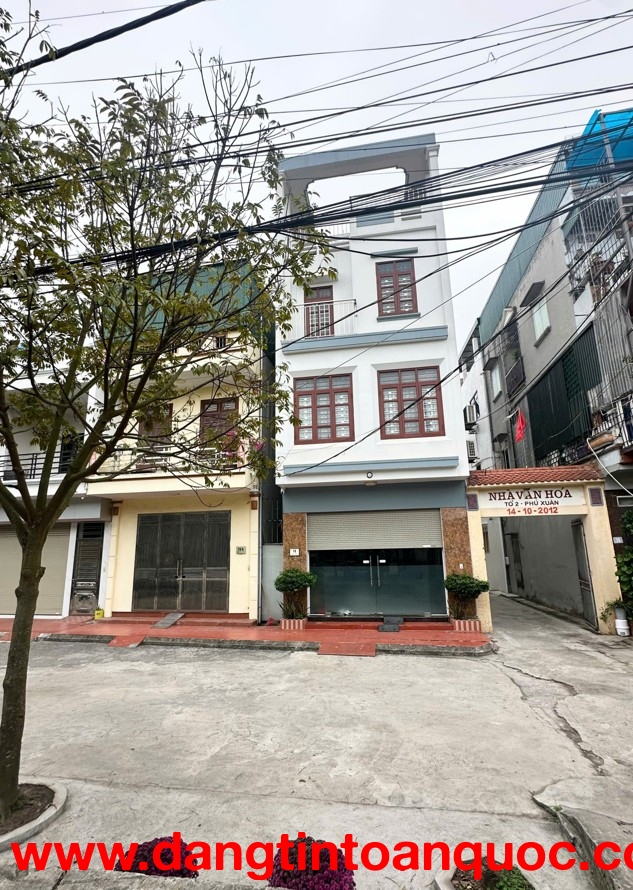 Nhà lô góc 4 tầng - Ở ngay -  Nội thất mới, hiện đại, 3 phòng ngủ - Đường 3 ô tô tránh