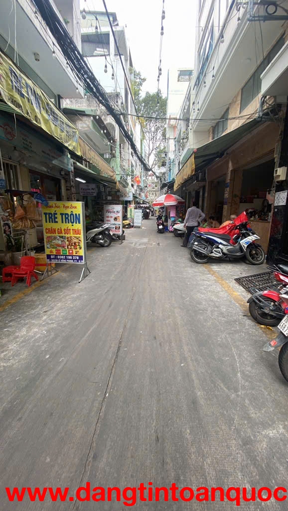 Nhà 3 Tầng - TÂN HÒA ĐÔNG - HXH - Chỉ 8 Tỷ