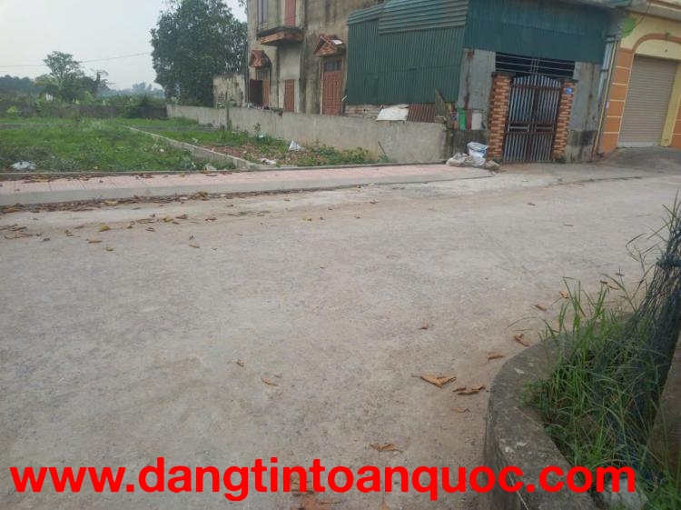 Bán 2 lô đất FO xịn vừa làm xong mặt bằng - Ô tô đỗ cửa - Dân đông, gần Vin Chương Dương