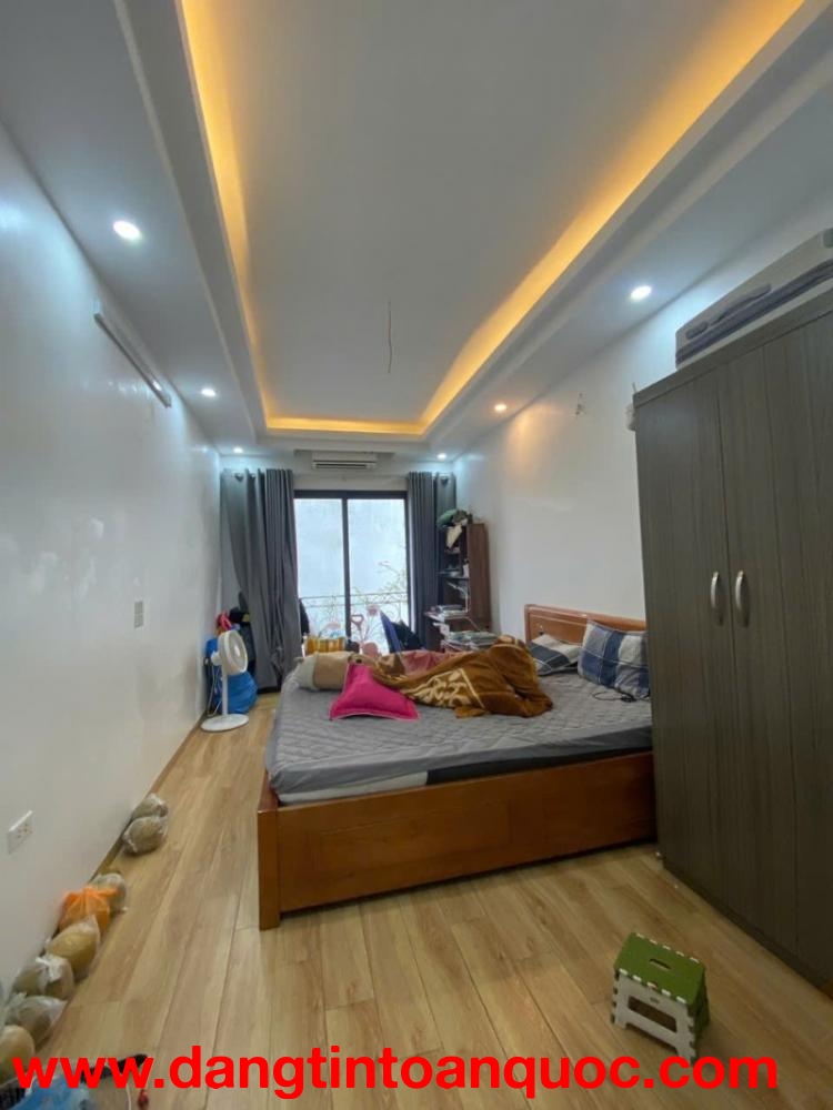 BÁN NHÀ THƯỢNG THANH – 5 TẦNG – GẦN Ô TÔ – CÓ CHỜ THANG MÁY