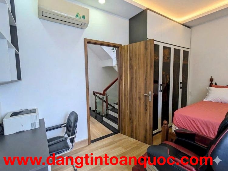 Bán Nhà  Góc 2 Mặt Tiền Đường Huỳnh Tấn Phát, Quận 7 - Cạnh Phú Mỹ Hưng - 5TỶ5.