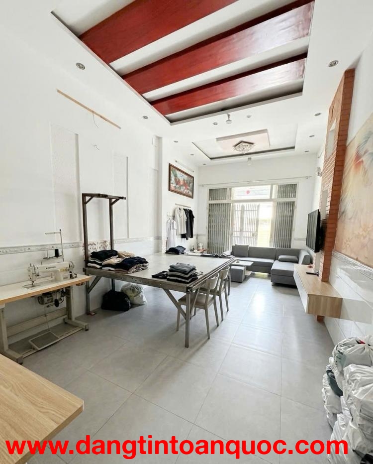 Bán nhà Đường Số 4, BHH, Bình Tân - 3 tầng - 72m2(4x18m) - giáp Tân Phú - chỉ 7 tỷ(tl)