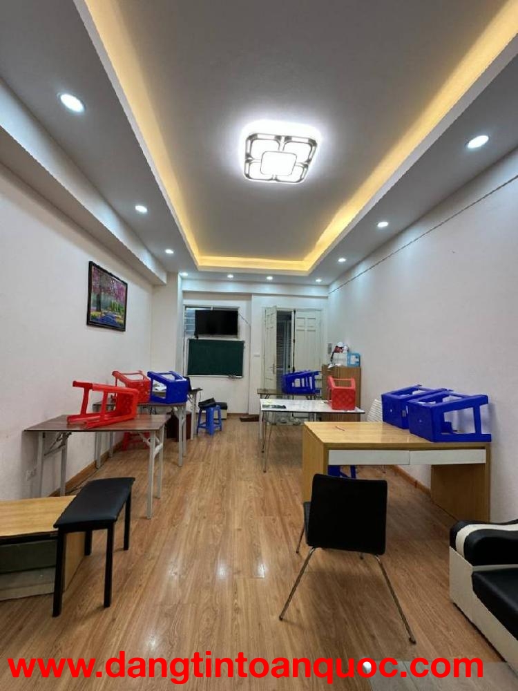 Bán chung cư mặt phố Hai Bà Trưng 80m 3 ngủ 2 wc chỉ nhỉnh 3 tỷ chưa sổ