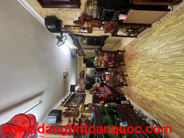 Bán tập thể tầng 1 kinh doanh oto, ngõ chợ 8-3 65m chỉ nhỉnh 4 tỷ