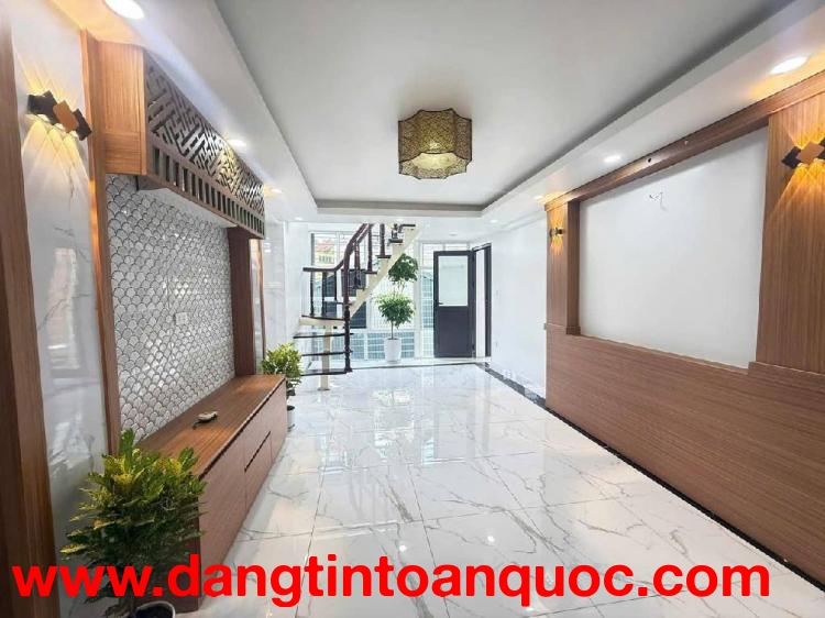 BÁN TẬP THỂ BẠCH MAI -3 NGỦ HAI VỆ SINH, NHÀ ĐẸP Ở LUÔN