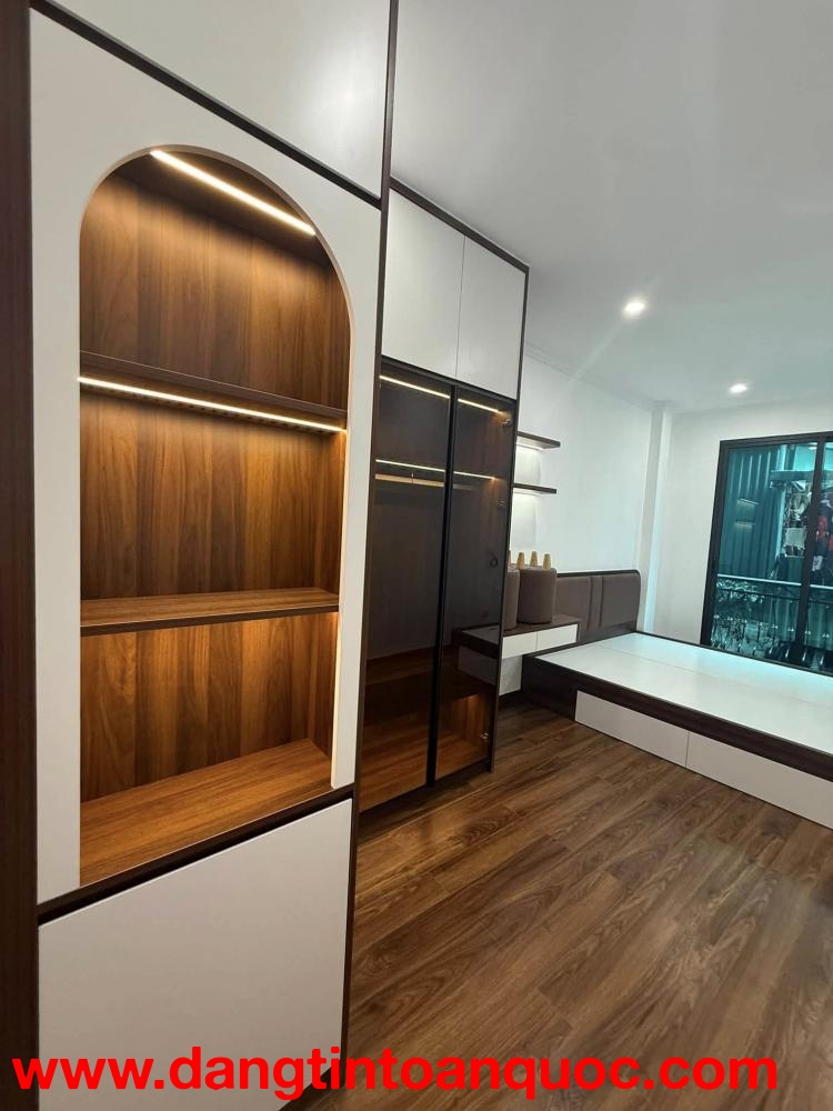 TRUNG TÂM BA ĐÌNH PHỐ KIM MÃ 33M 6T THANG MÁY NHỈNH 10 TỶ NGÕ THÔNG CÁC NGÃ