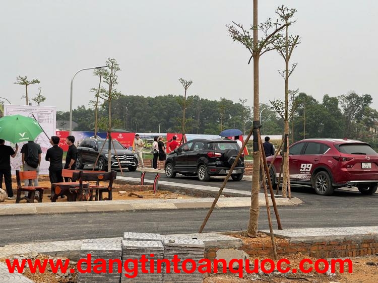 BÁN ĐẤT LÀN 2 QUỐC LỘ 21 HÀNG XÓM KHU ĐẤU GIÁ SƠN TÂY MÀ GIÁ CHỈ BẰNG 1/3.SỔ ĐỎ CC