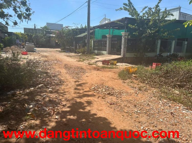 Bán 12m x 25m đất thổ cư KDC Ba Đăng, Tân Hải, LaGi giá ngộp 1.65 tỷ